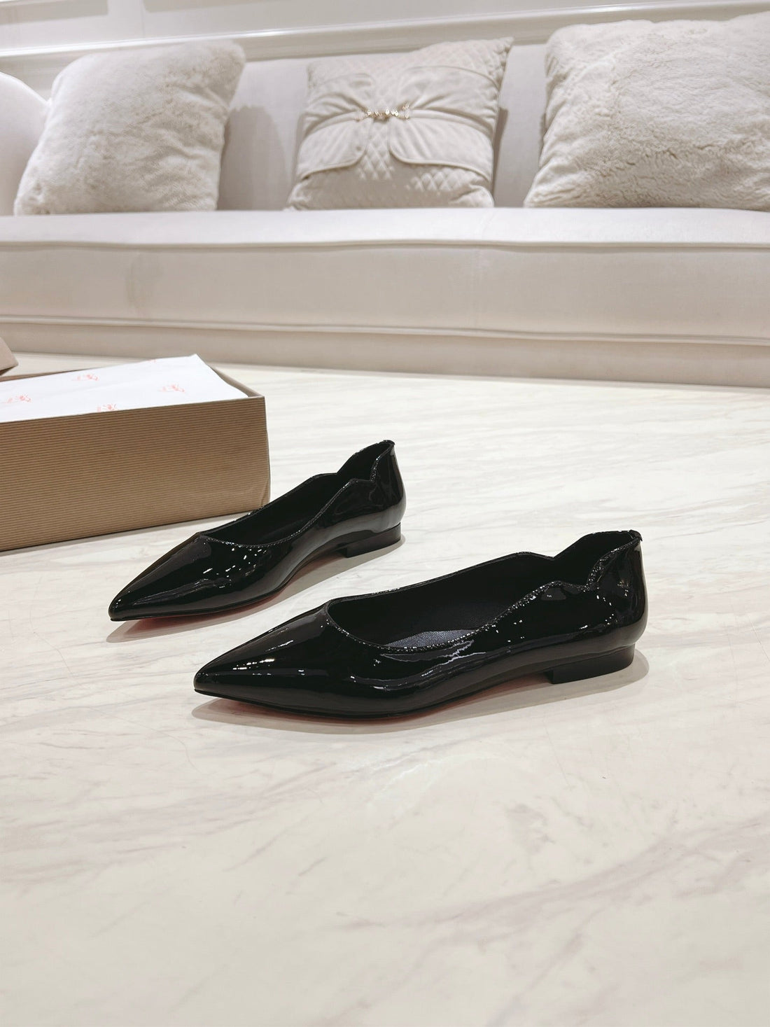 Cl 25C Hot Chickita Black Patent Leather 175453