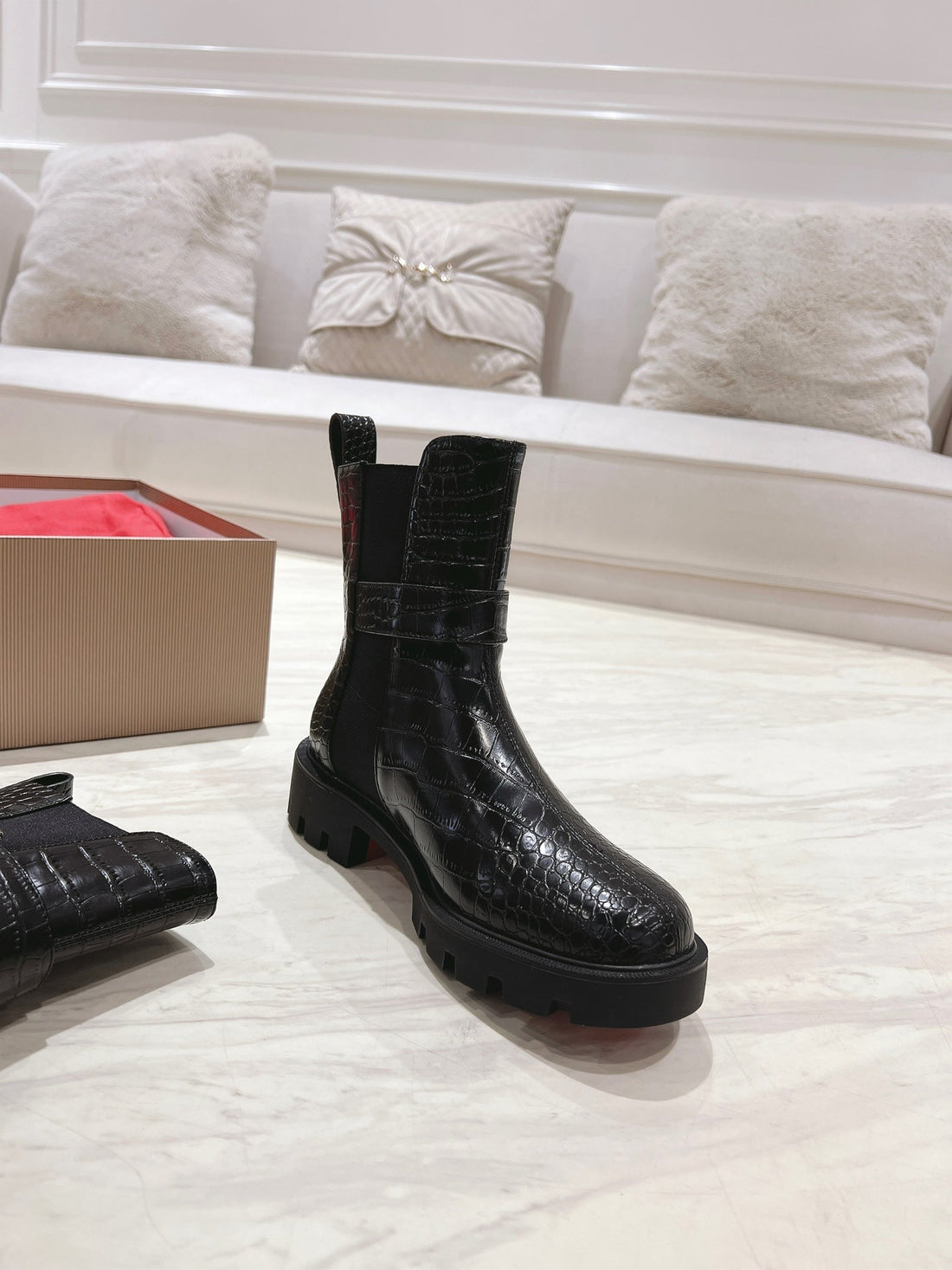 Cl 25C Chelsea Booty Lug Black Alligator Embossed Calf Leather 167675