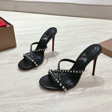 Cl 25 Cross-Strap Slippers Black Gloss Calf Patent Leather Rivets 314925