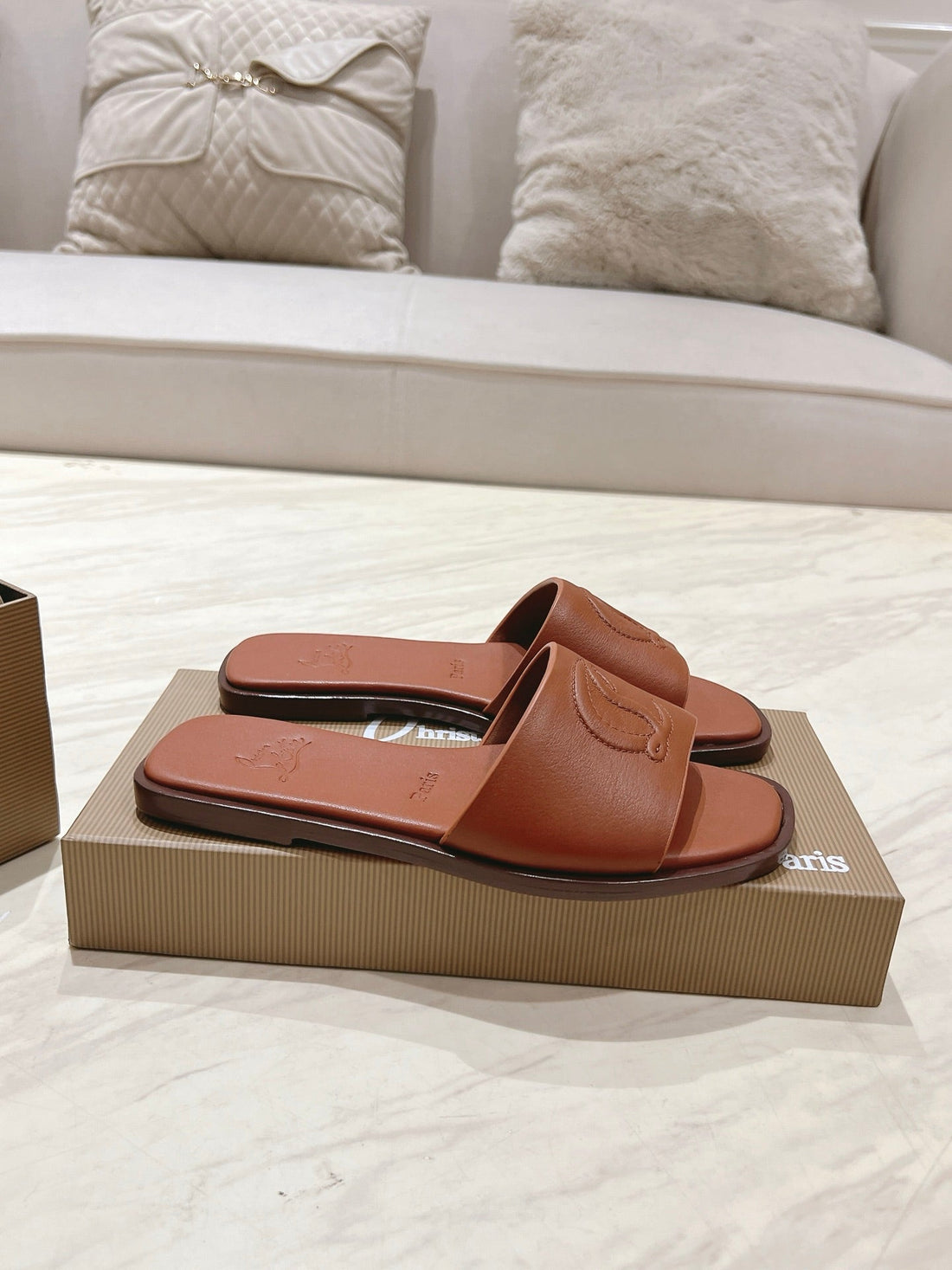 Cl 25 Slippers Brown Top Layer High Gloss Calfskin 307502