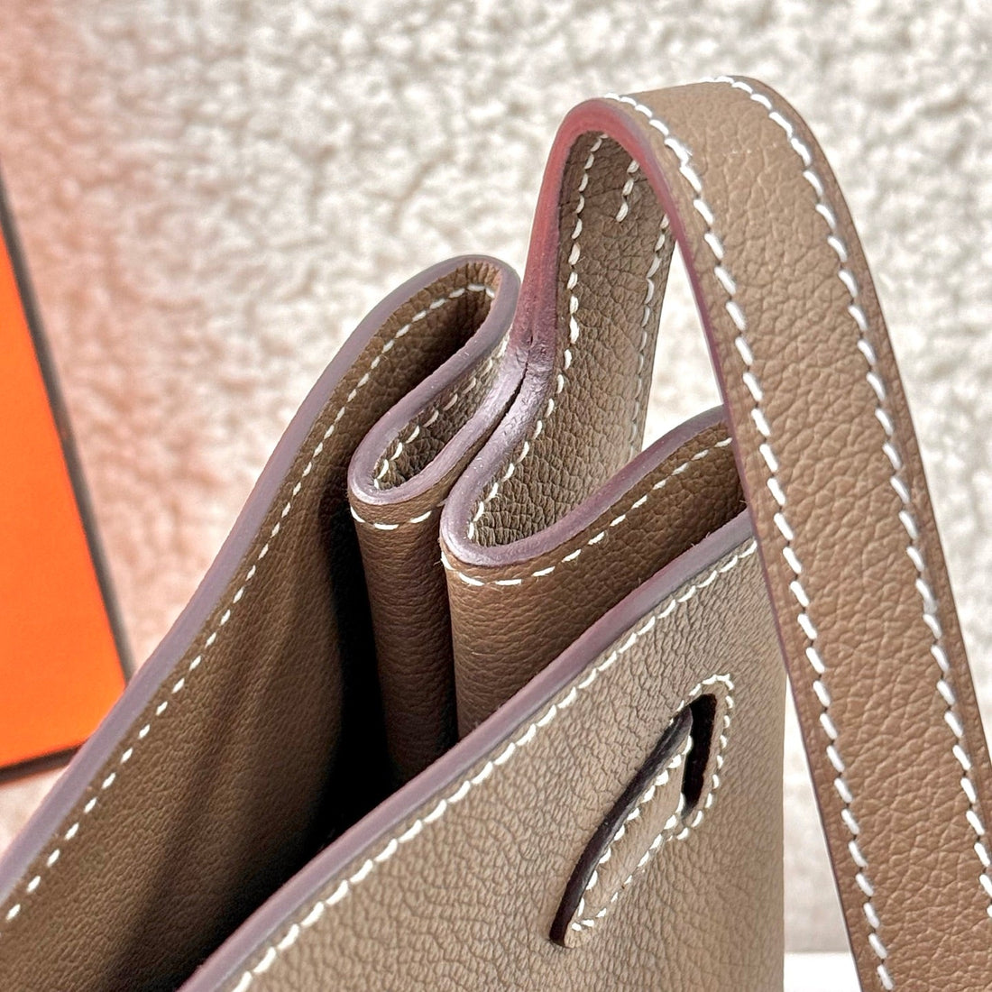 HM So Kelly Shoulder Bag 22CM Taupe Cowhide 284538