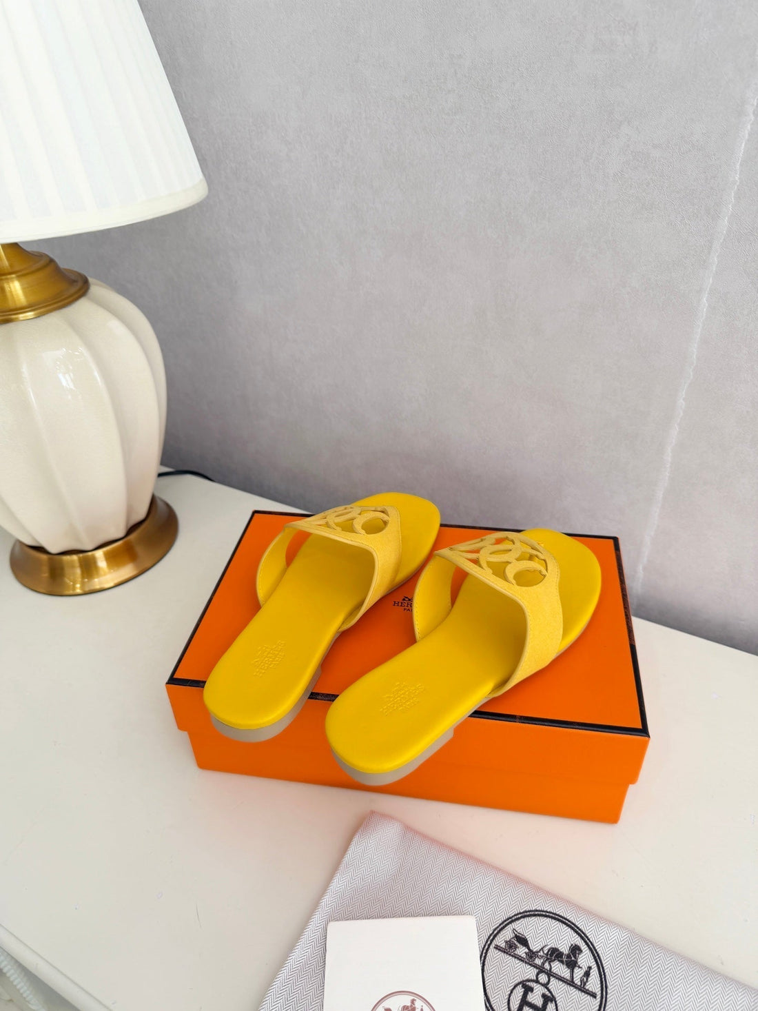 Hm Mage Sandal Yellow Lambskin 605905