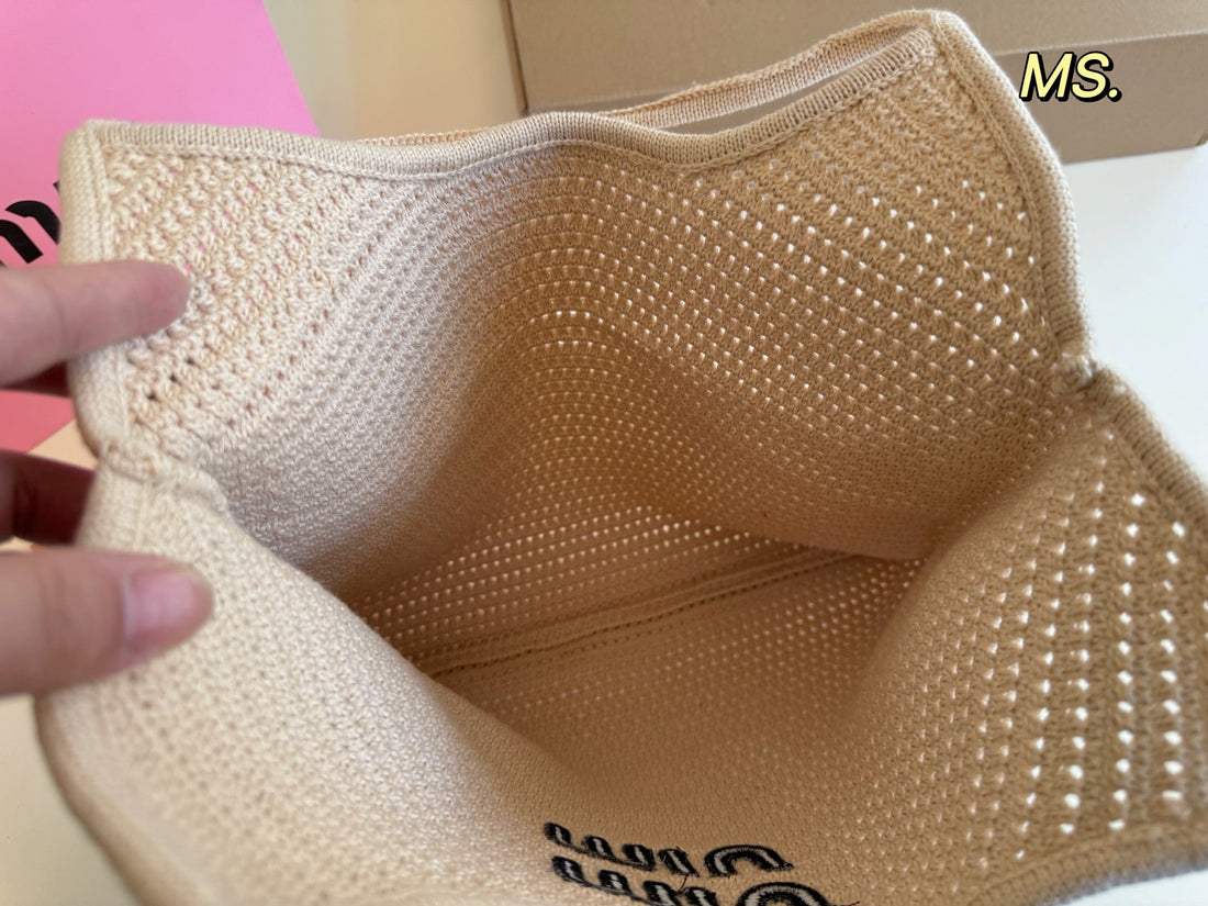 Hollow Knitted Tote Bag 35 In Off White Mix Black Woven Fabric