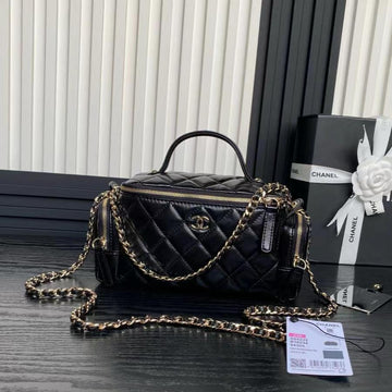 Medium Camera Bag 23 In Black Lambskin Gold Hardware
