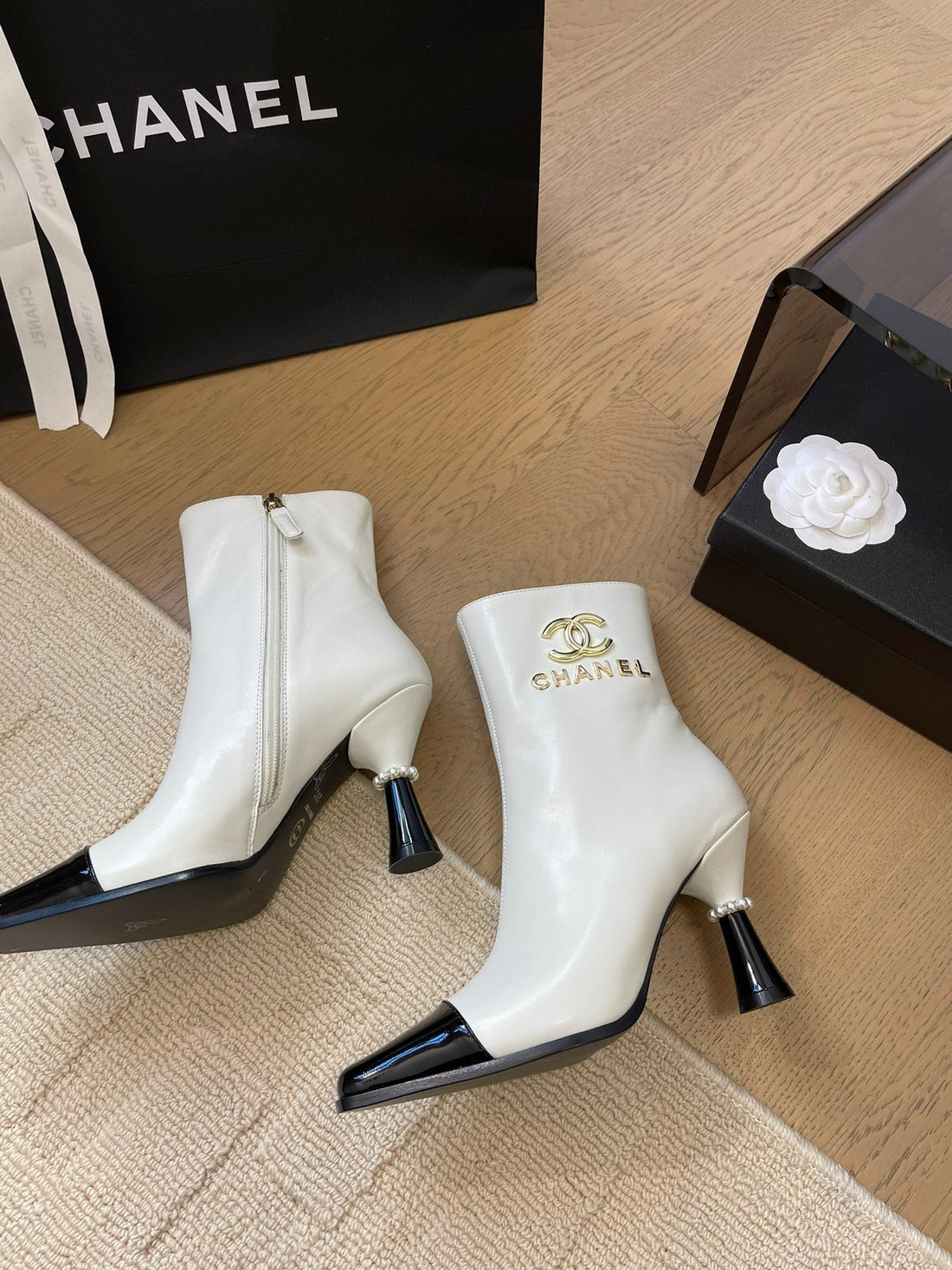 Bongade Boots In White Mix Black Calfskin