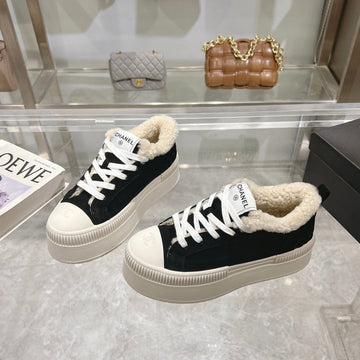 CC Sneaker Black Suede With Wool Lining 944560
