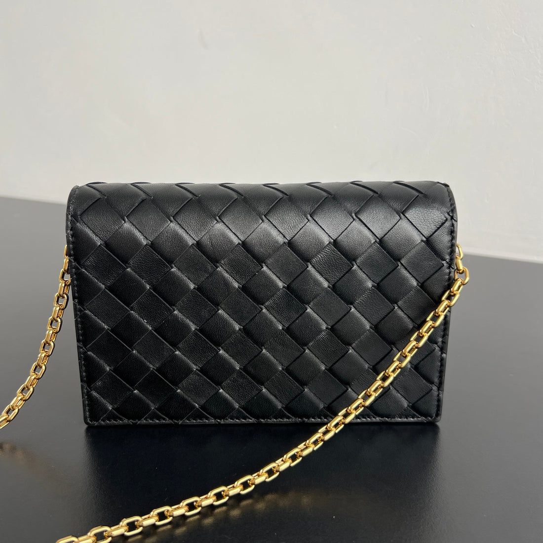 Bv 26S Andiamo Pouch Black Intrecciato Leather 291434