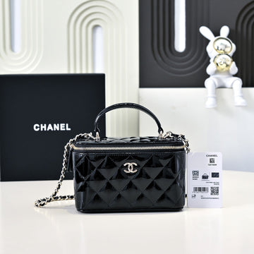 CC 24P Vanity Top Handle 16.5cm Black Patent Calfskin Light Gold Hardware