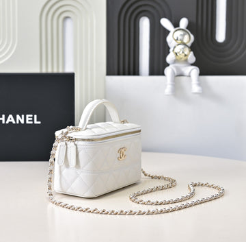 CC 25C Vanity Case 17 White Caviar Leather 286274