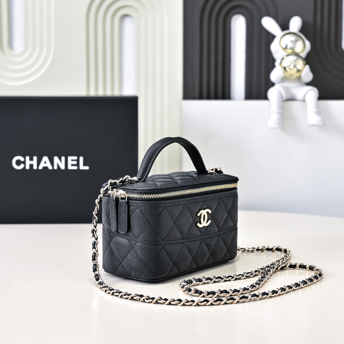 CC 25C Vanity Case 17 Black Caviar Leather 286273