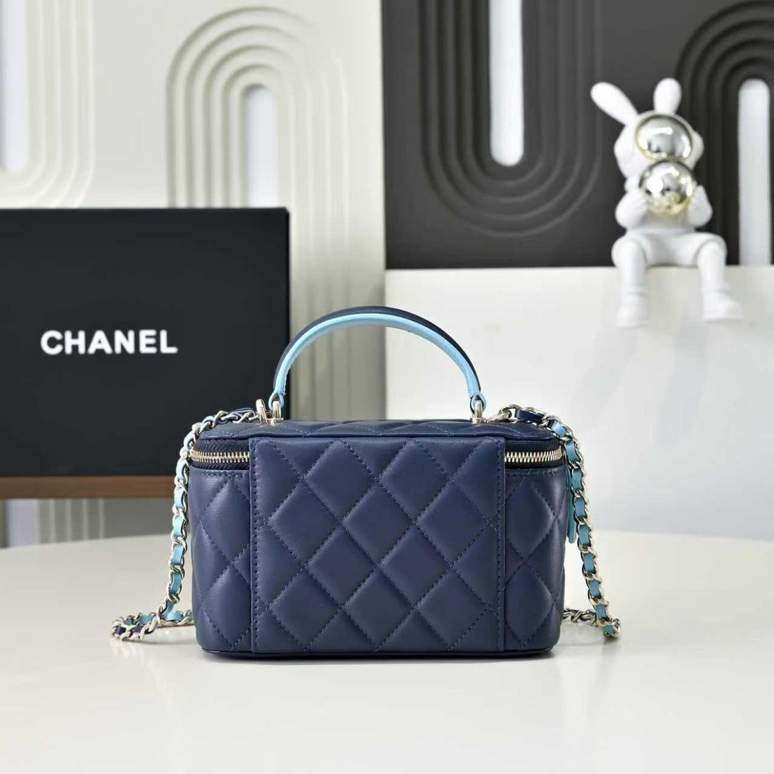 CC 26S Vanity Case Deep Blue Quilted Lambskin 286281