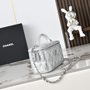 CC 25C Vanity Case 17 Metallic Sliver Caviar Leather 286275