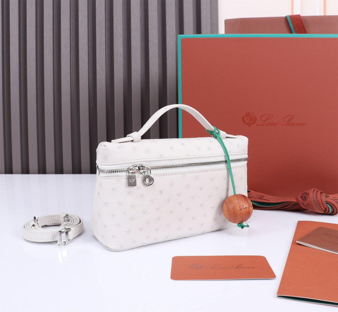 Extra Pocket L19 In White Ostrich Leather