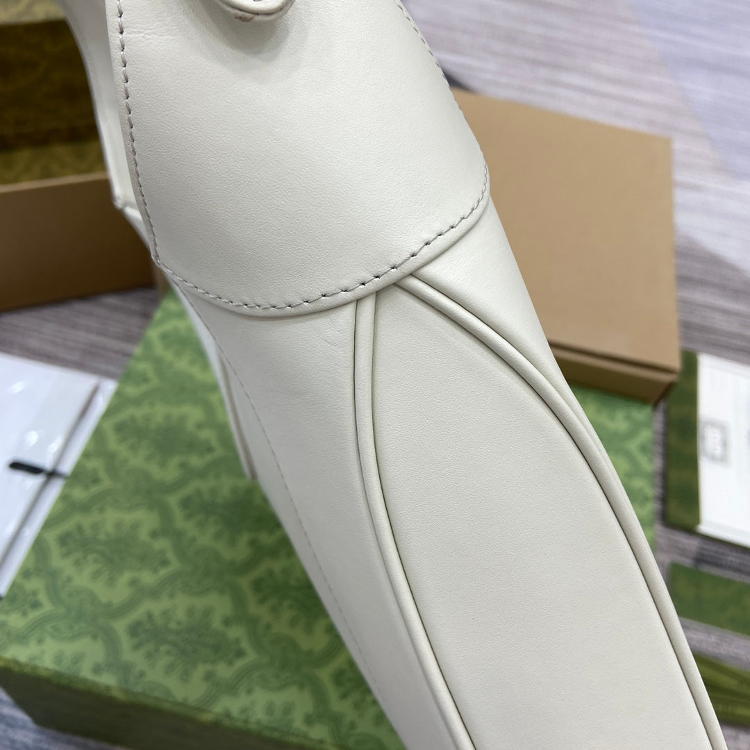 Jackie Medium Shoulder Bag 35 In White Calfskin Gold Hardware