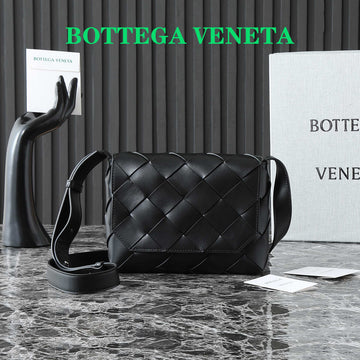 Bv 25S Diago Shoulder Bag 25.5 In Black Cowhide
