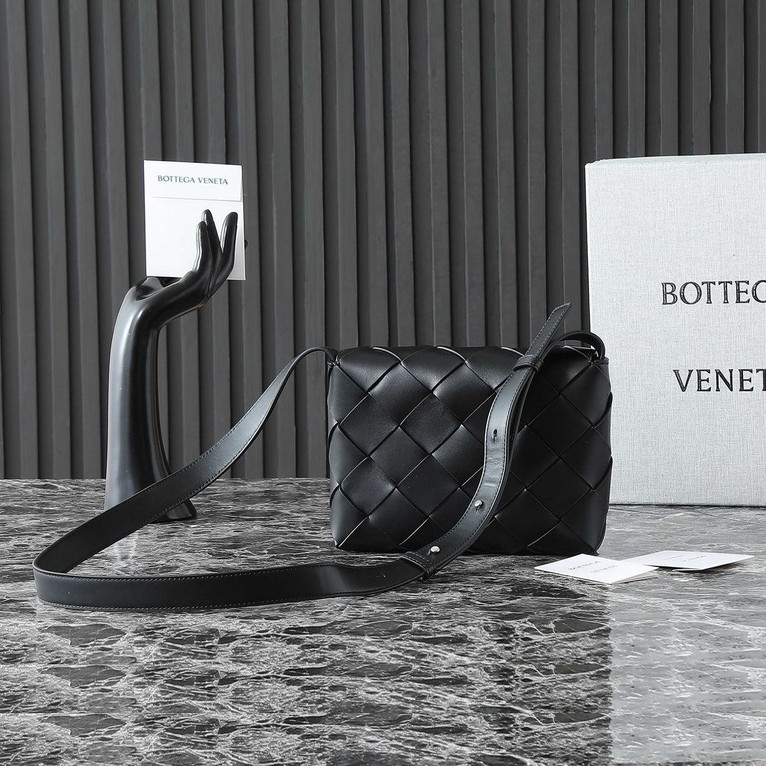 Bv 25S Diago Shoulder Bag 25.5 In Black Cowhide