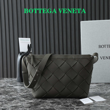 Bv 25S Diago Hobo 39 In Very Deep Olive Grain Cowhide