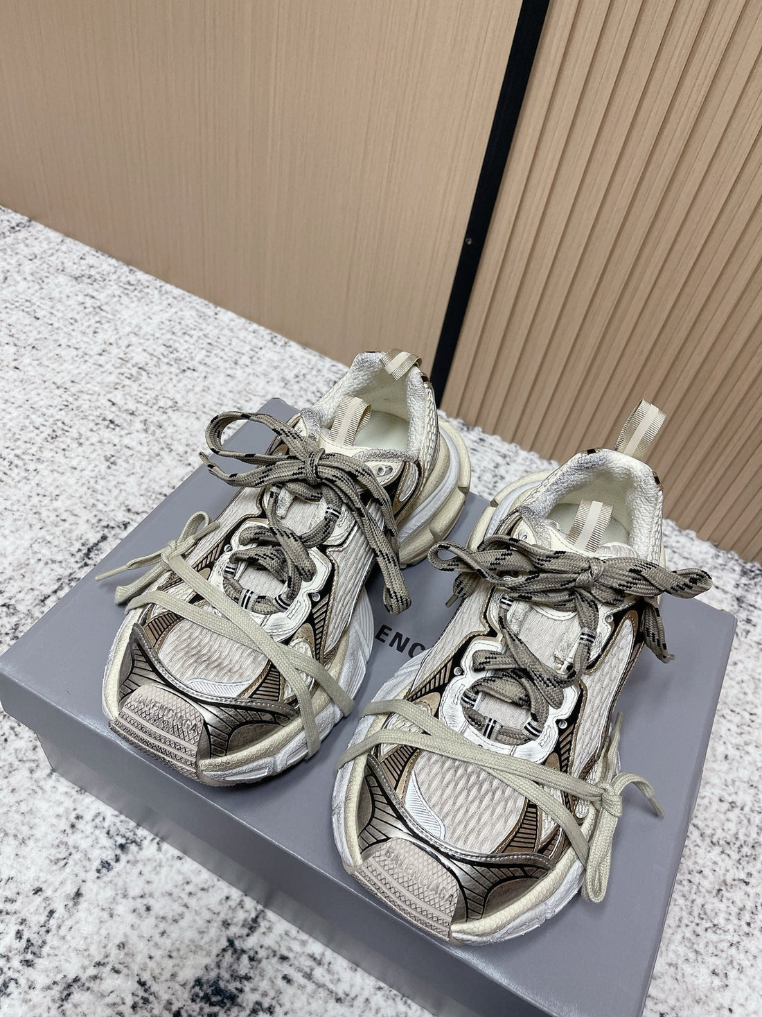 Balenciaga Sneaker Mesh Lace-Up Cream Gray Fabric 534182