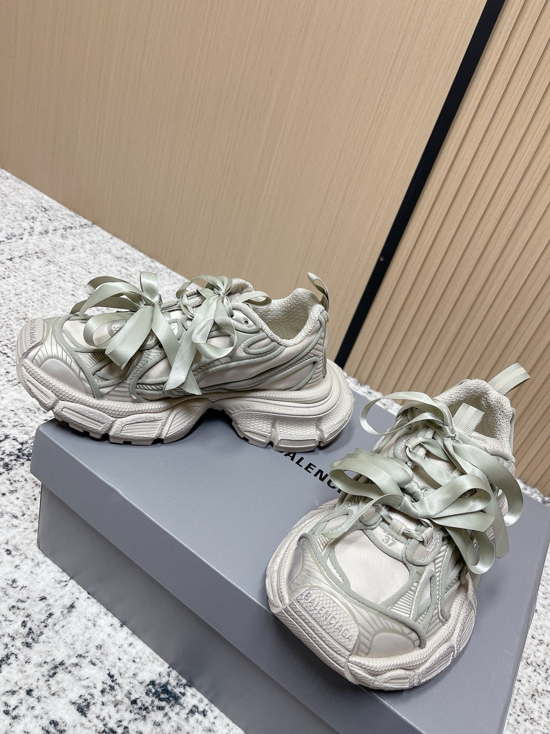 Balenciaga Sneaker Mesh Lace-Up Light Gray Fabric 534185