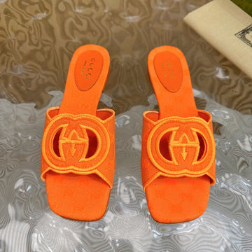 Women's Interlocking G Slide Sandal Tiger Canvas