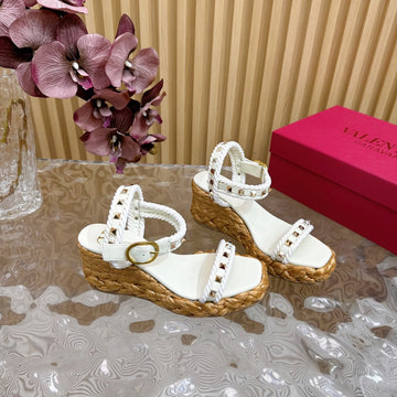 Rockstud Flatform Sandal 75MM In White Calfskin And Raffia 102854