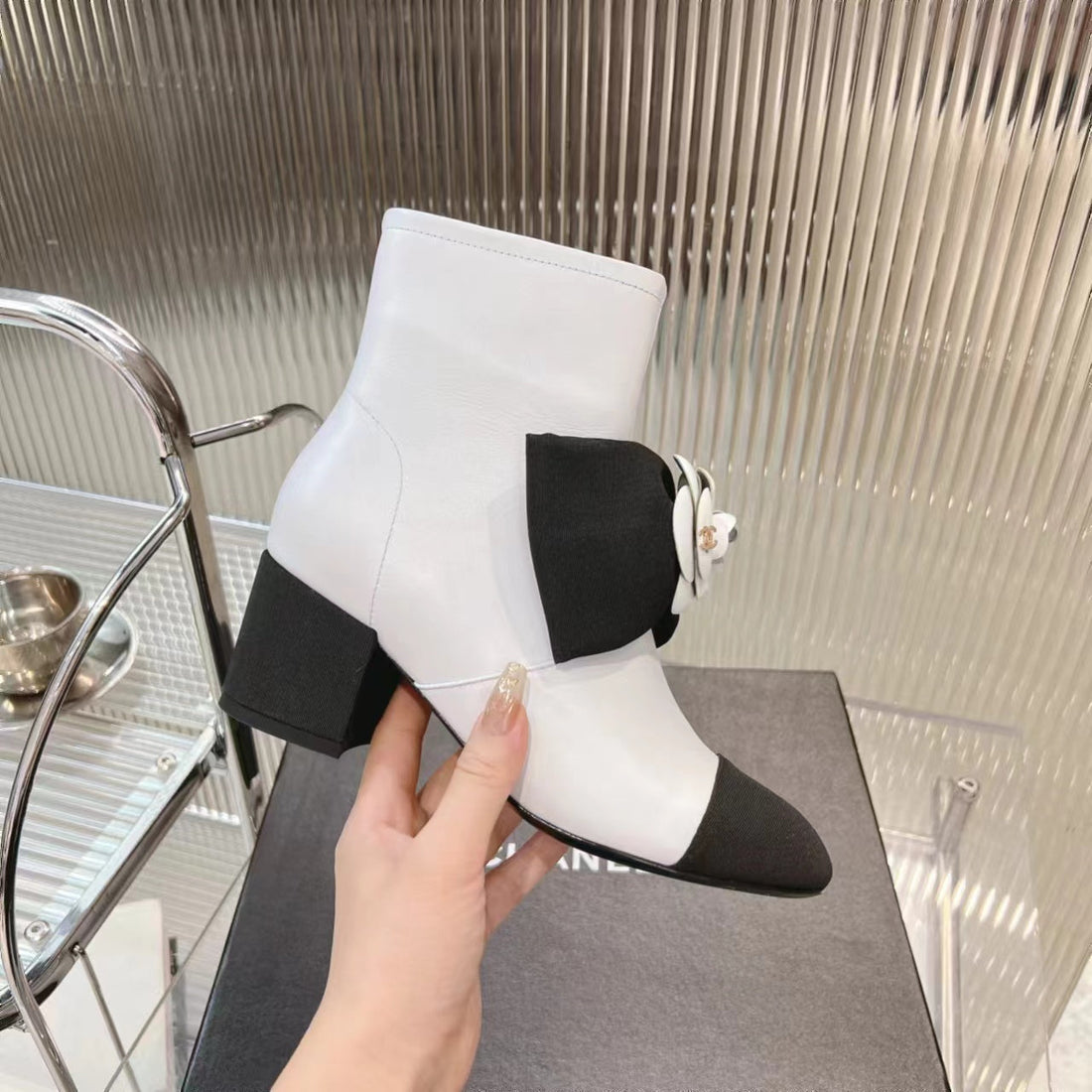 CC Short Boots 60MM White Camellia Cowhide