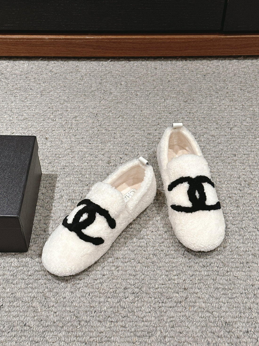 CC Loafers In White Fleece With Black Logo