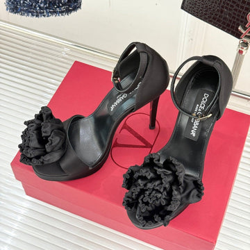 Dc 24 Keira Floral-Appliqué Sandals Black Sheepskins & Cowhide 304708