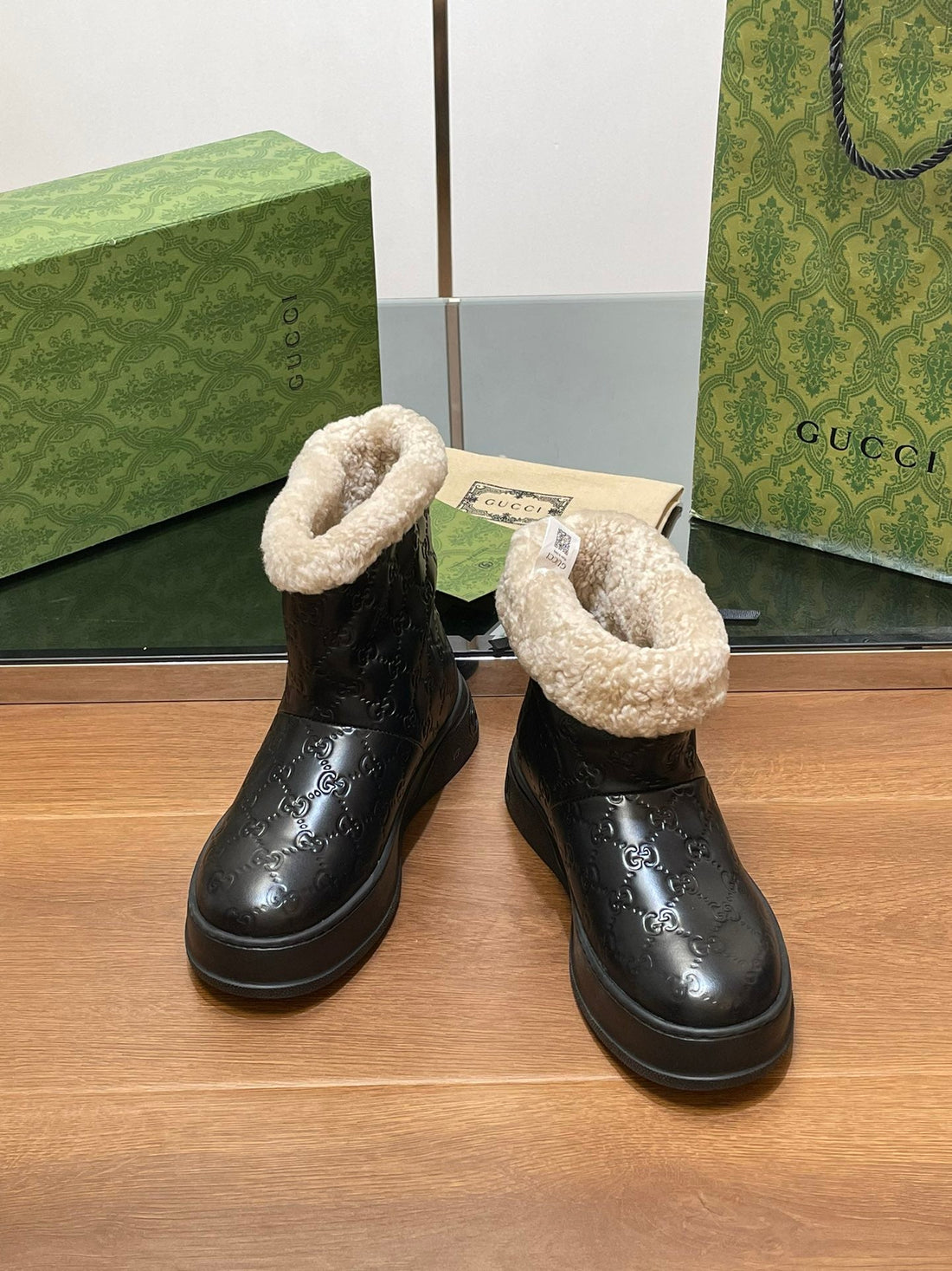 GG Snow Boots In Black Embossed Deerskin And Beige Wool Lining