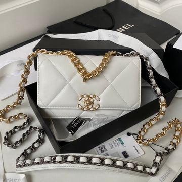 19 Woc 19CM White Lambskin Gold Hardware