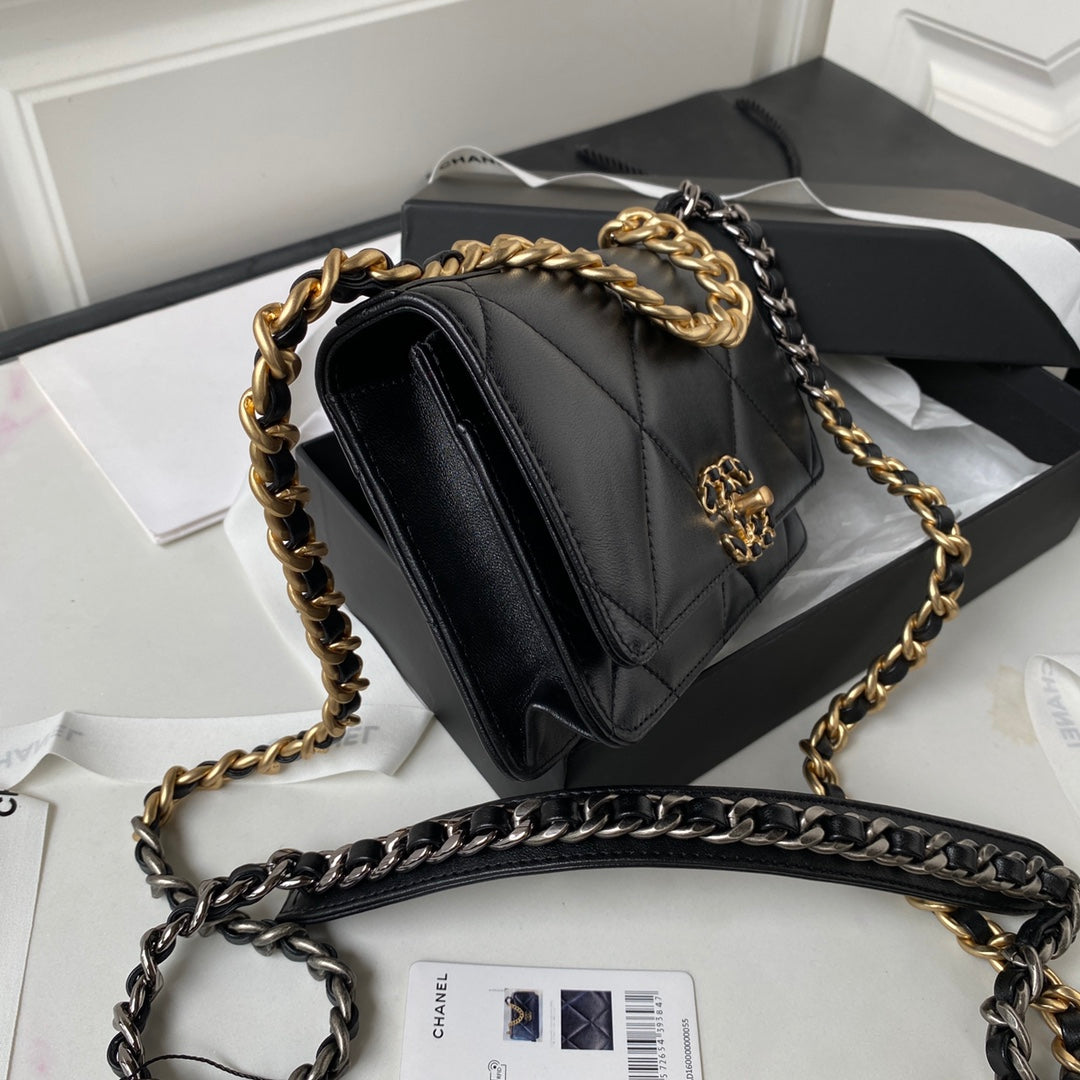 19 Woc 19CM Black Lambskin Gold Hardware