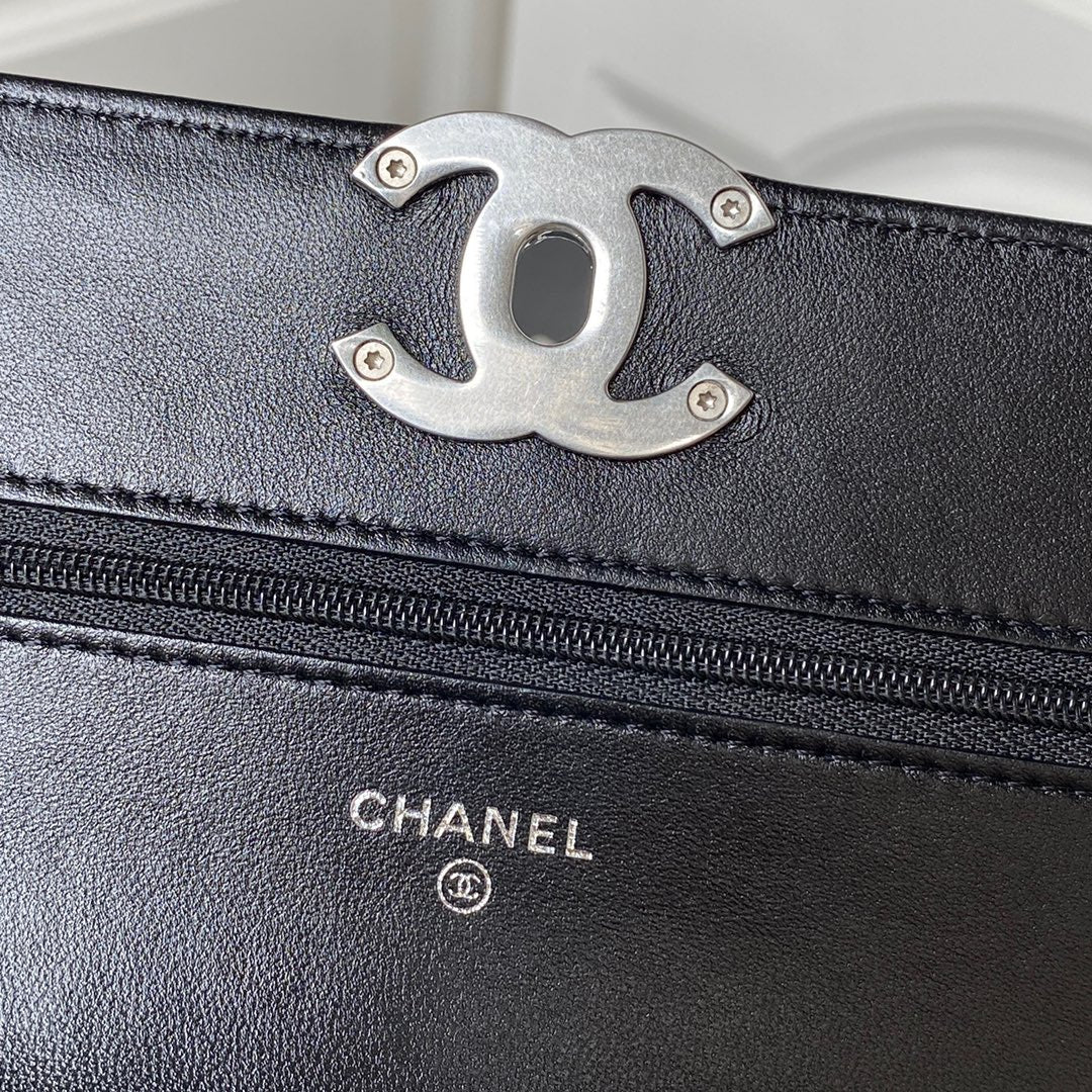 19 Woc 19CM Black Lambskin Silver Hardware