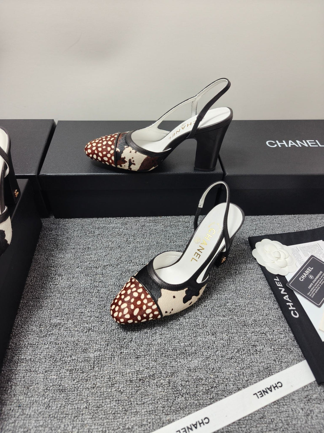 CC Ss 2026 Slingbacks 9.5cm White Brown Black Calfskin Lambskin