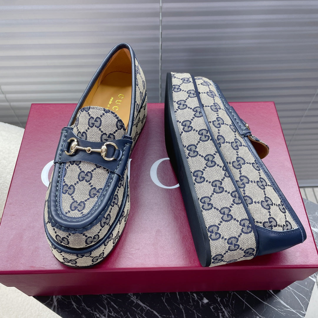 Horsebit Platform Loafer In Tan Beigemonogram Jacquard Fabric And Navy Blue Calfskin