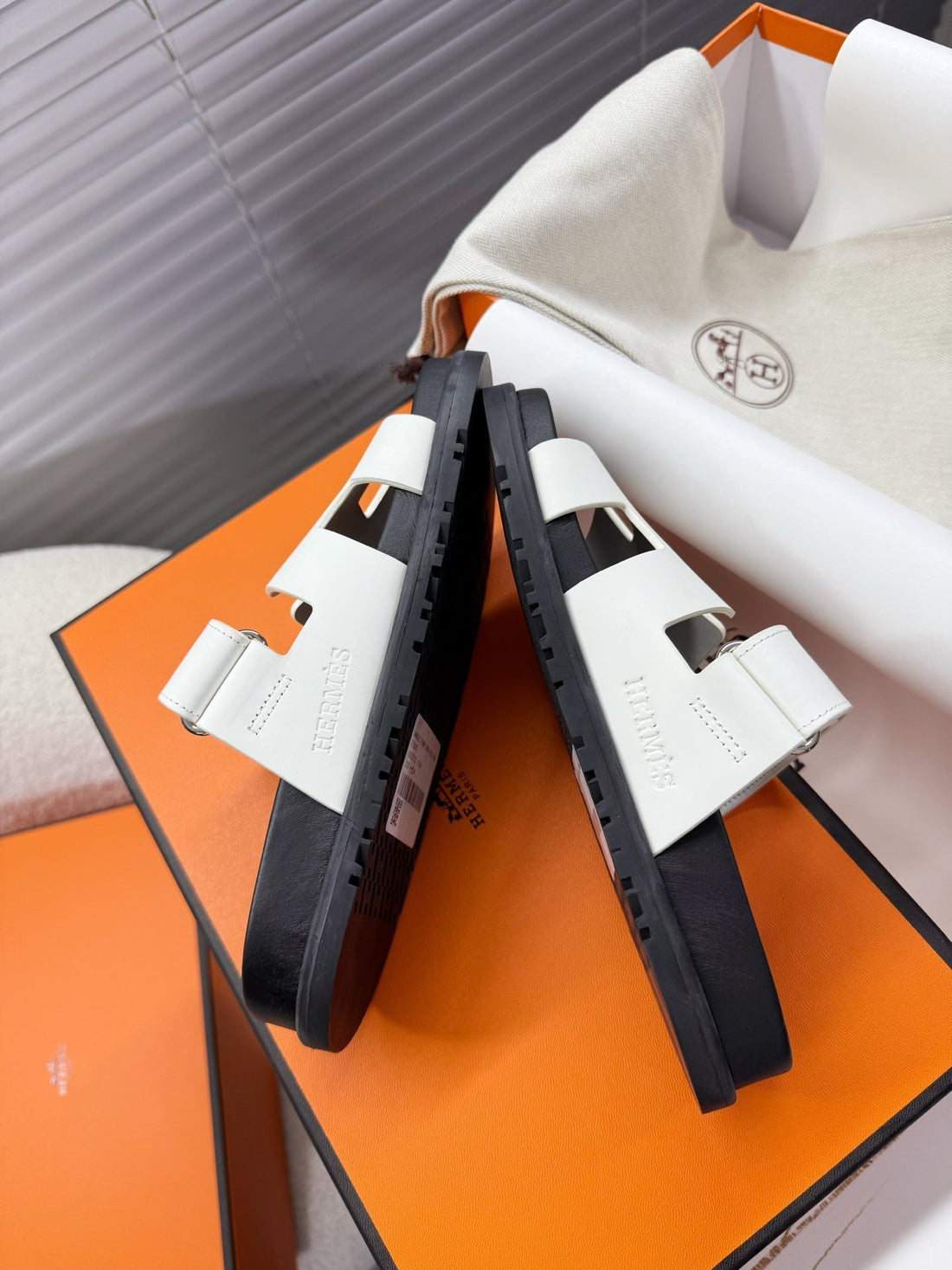 Hm Chypre Sandal White Calfskin 205484