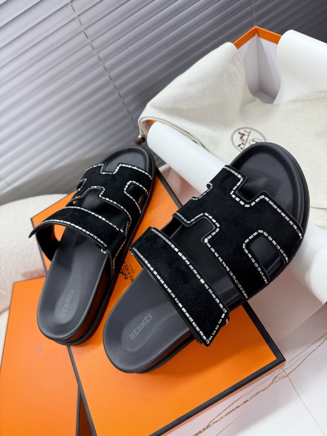 Hm Chypre Sandal Black Suede And Crystals 205496