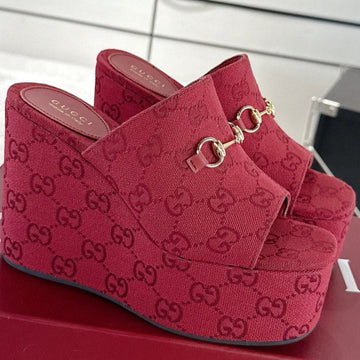 Gc Wedge With Horsebit Sandal Red Canvas 292422