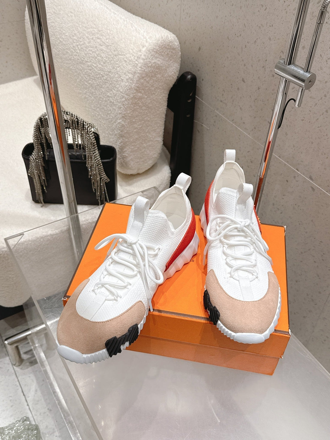 Hm Lift Slip-On Sneaker White Red Brown Fabric Suede 608250