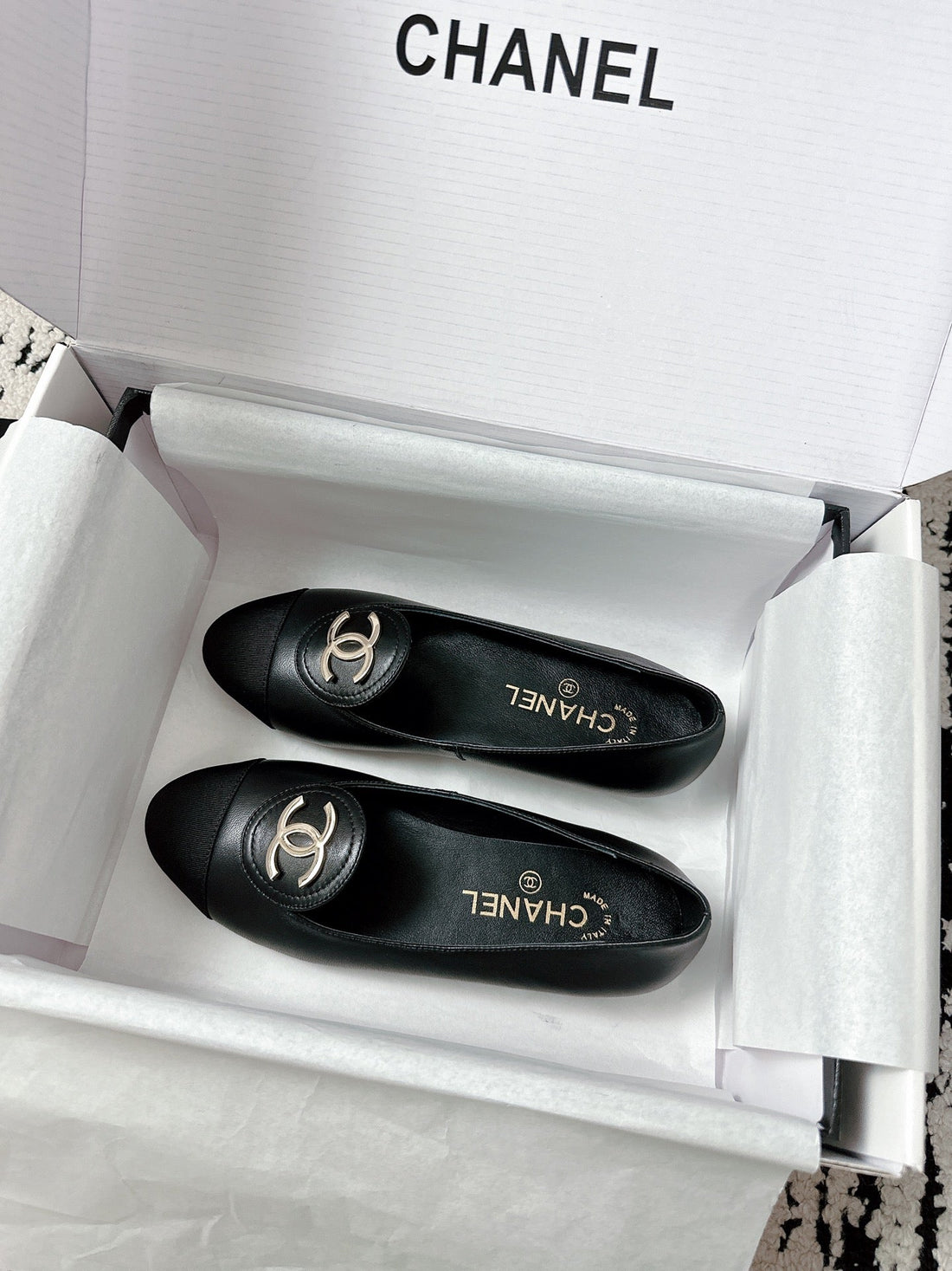 CC Ss 2026 Pre Moccasin Black Calfskin 628282
