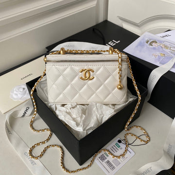 CC Vanity Case 19 White Lambskin Gold Hardware