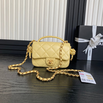 25C Flap Bag 18 In Yellow Smooth Lambskin Gold Hardware