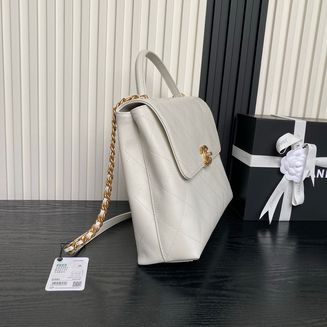 Chanel 2025 Bag 33CM White Calfskin 321004