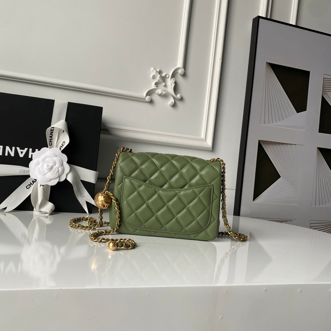 Chanel 25 Pearl Crush Square Flap Bag 17CM Dark Green Lambskin 323088