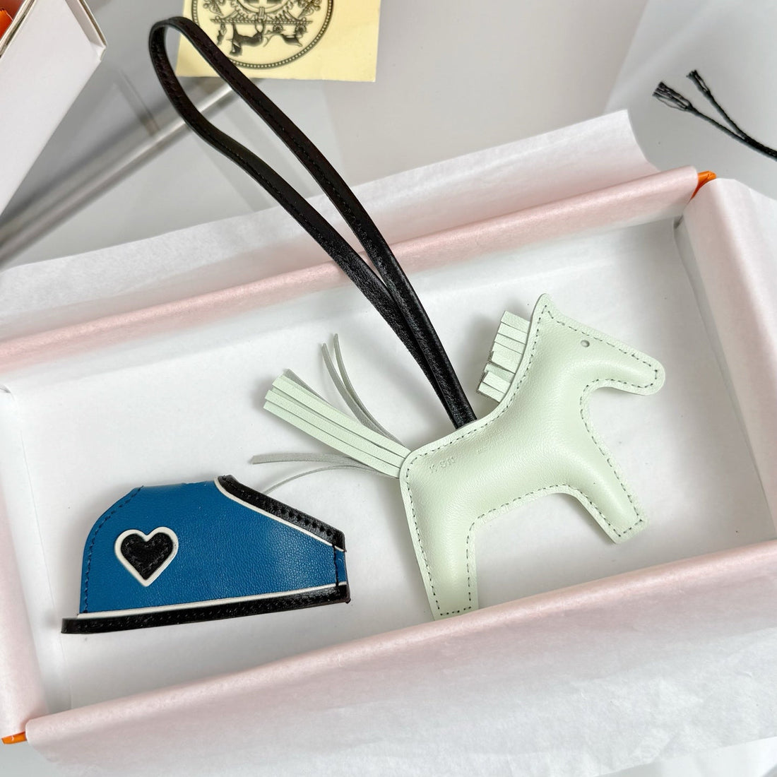 HM Rodeo Robeo Heart Pm Charm White Mix Blue Lambskin