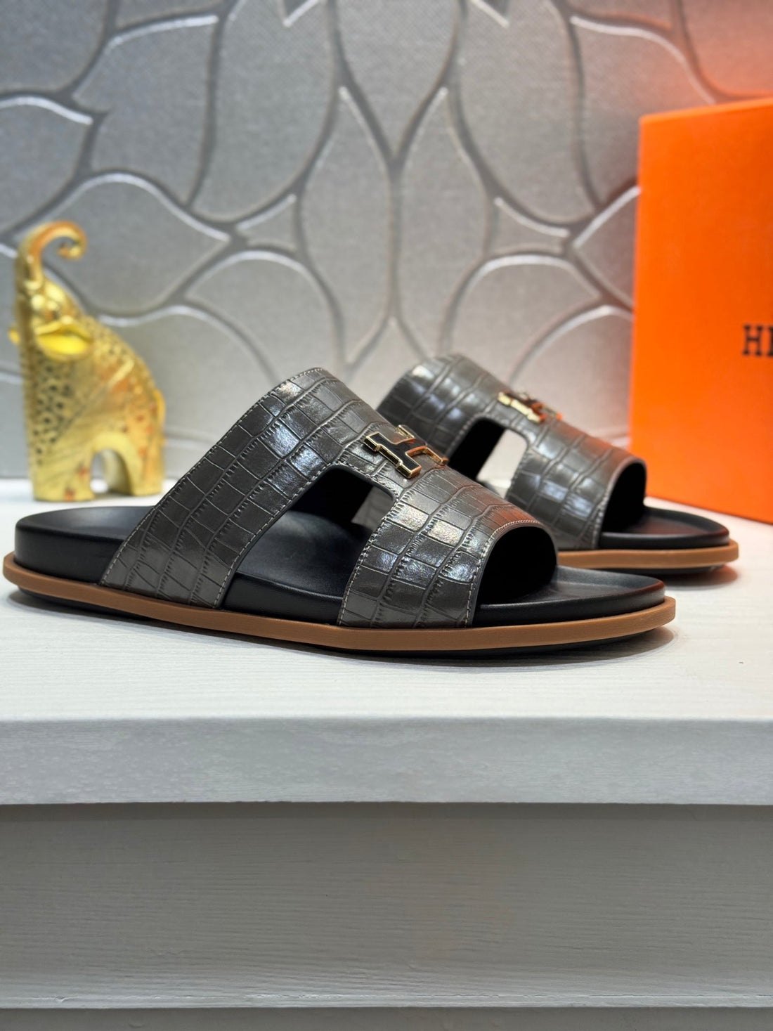 Hm Oran H Slippers In Gray Cowhide 735234