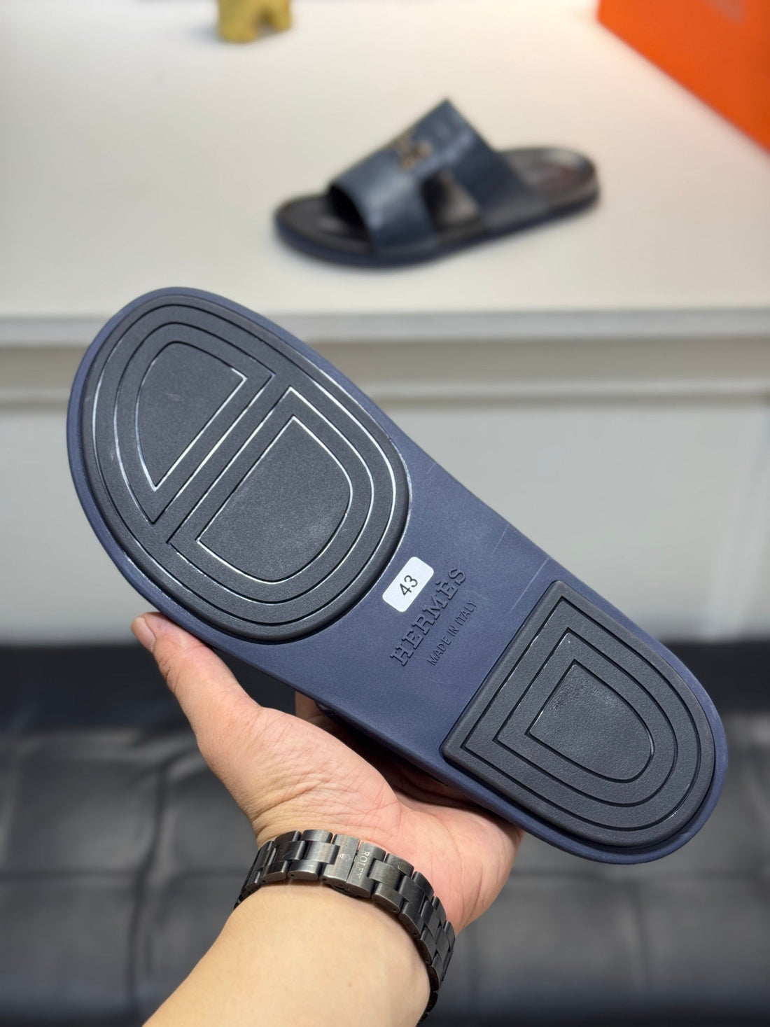 Hm Oran H Slippers In Navy Blue Cowhide 735235