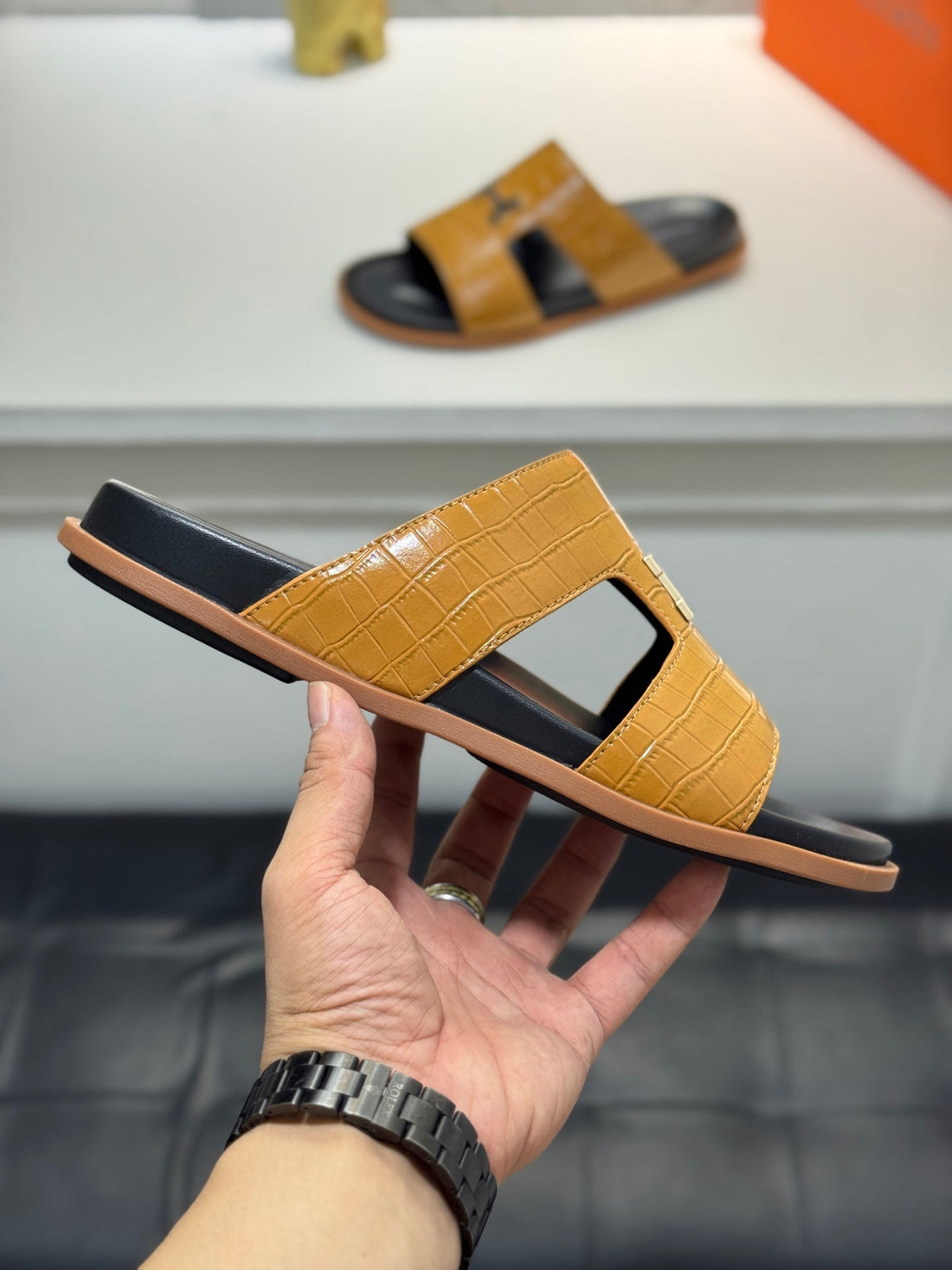 Hm Oran H Slippers In Brown Cowhide 735236