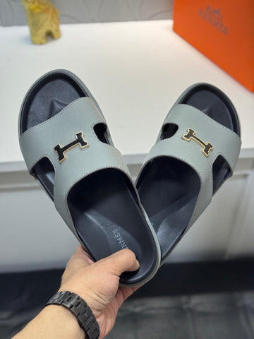 Hm Oran H Black Gold Buckle Slippers In Light Gray Cowhide 735251