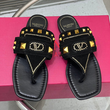 Vt Rockstud Thong Sandals Black Suede 334638