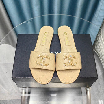 Mule Sandal Quilted Beige Calfskin Mop